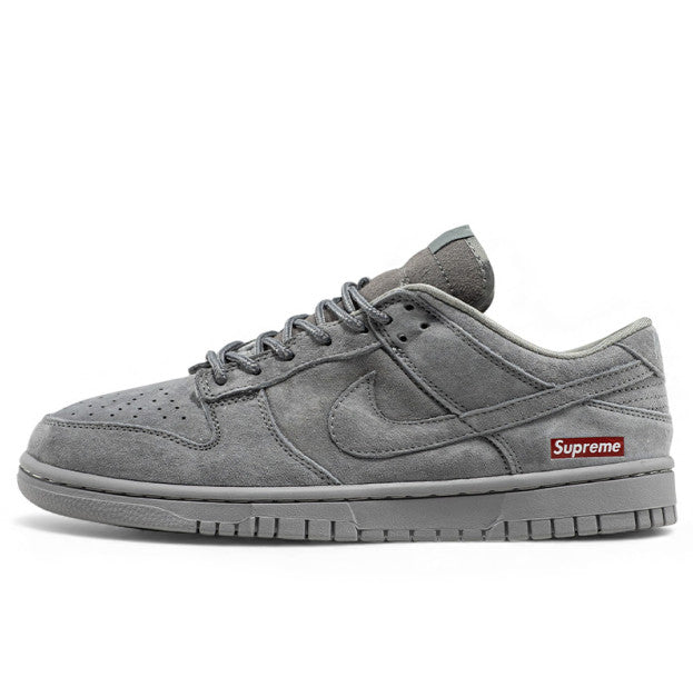 NIKE SB DUNK LOW X SUPREME GREY