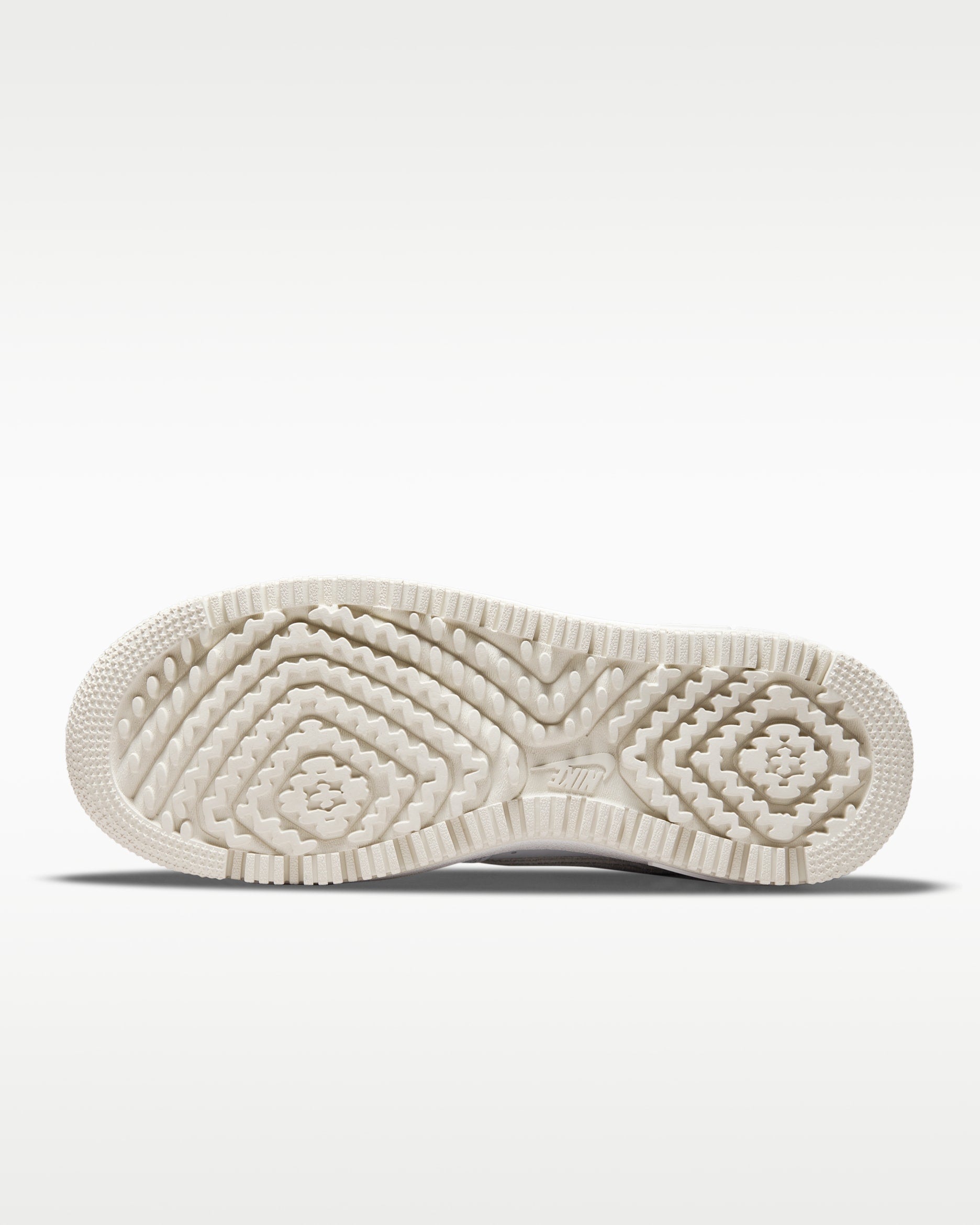 NIKE AIR FORCE 1 LUXE LOW