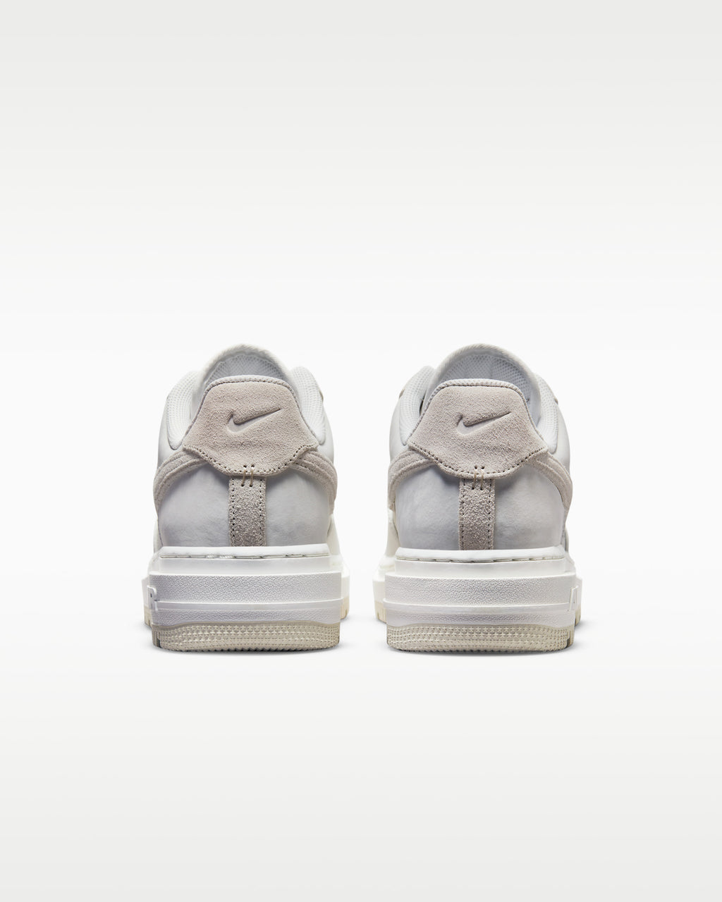 NIKE AIR FORCE 1 LUXE LOW