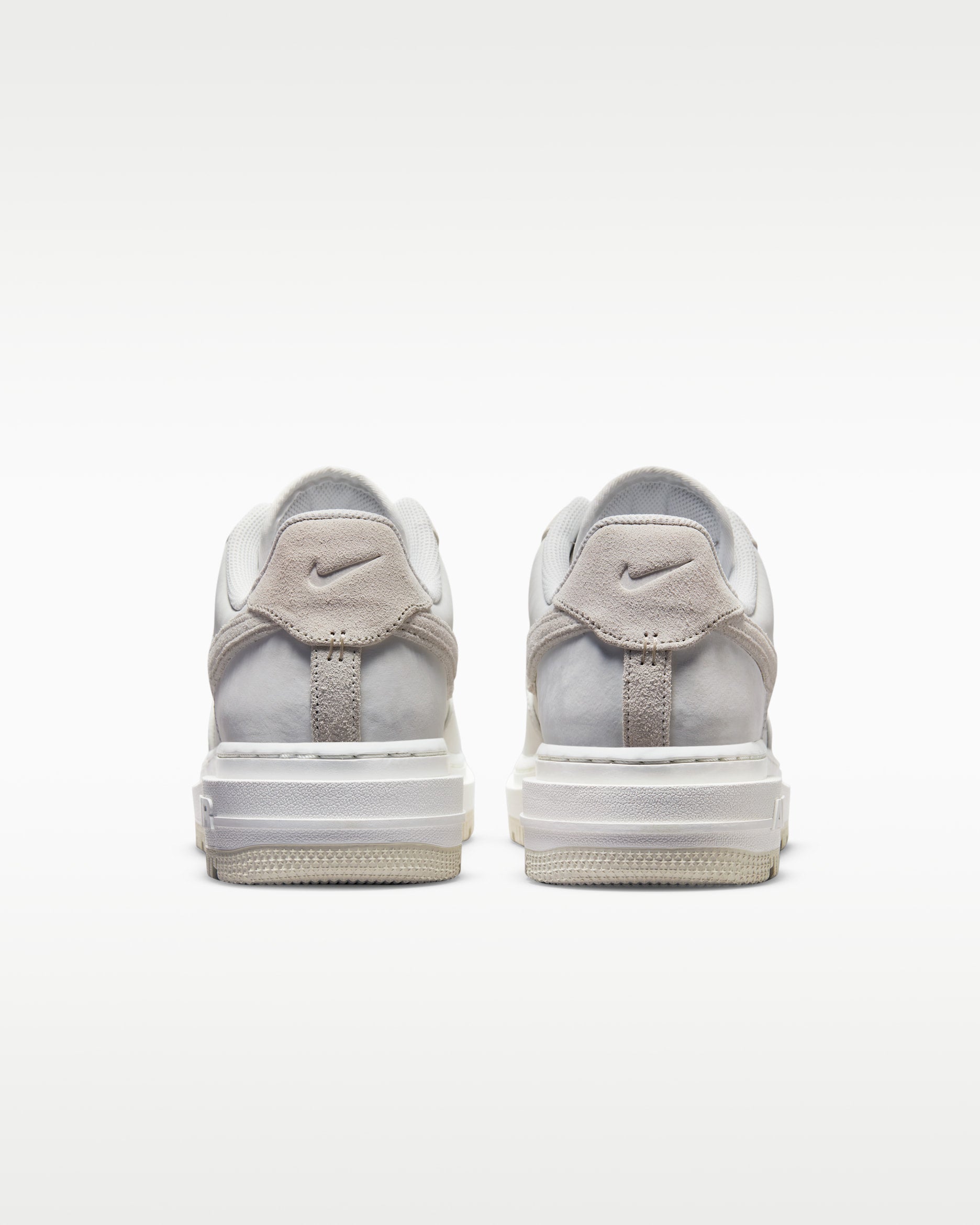 NIKE AIR FORCE 1 LUXE LOW