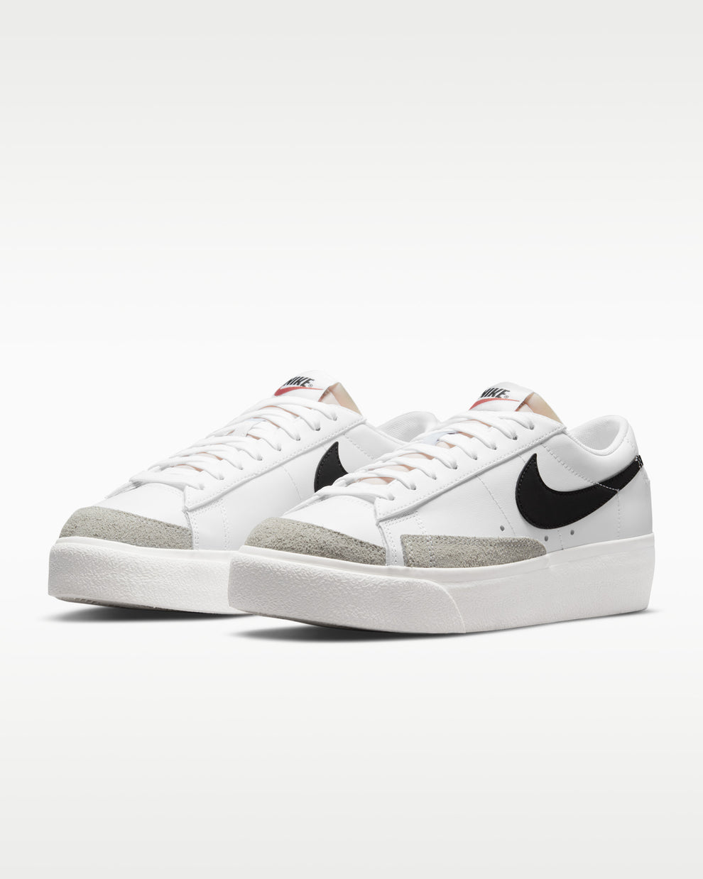 NIKE BLAZER LOW PLATFORM WHITE/BLACK