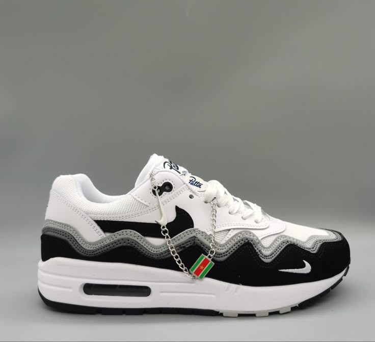 NIKE AIR MAX 1 PATTA BLACK/WHITE
