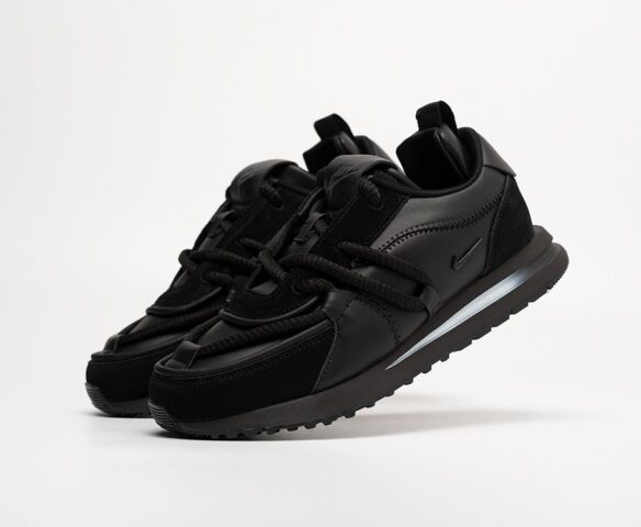 NIKE BLACK ITHER